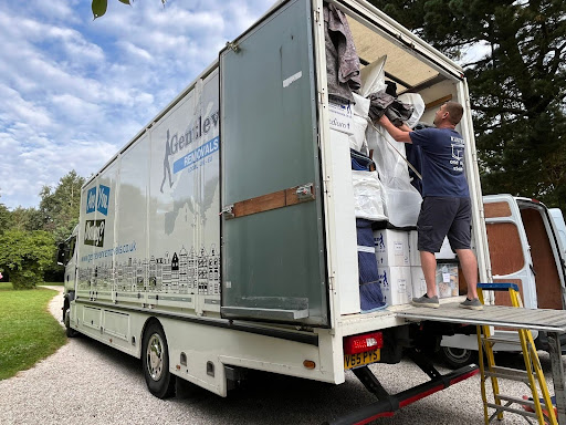 loading a removal lorry